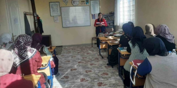 Kadın çiftçilere yönelik eğitimler sürüyor