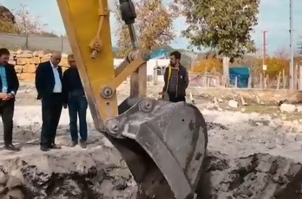 Kahramanmaraş’ta kepçeyle mozaik arandı