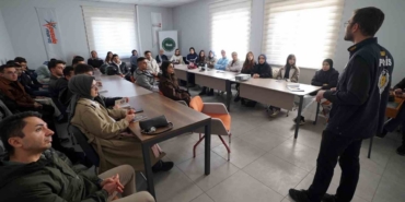 Kahramanmaraş’ta ’Pusula Maraş’tan farkındalık semineri