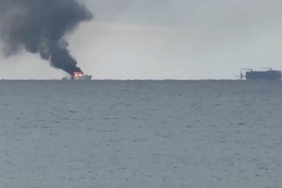 Kalkan açıklarında alev alan lüks teknedeki kaptan Sahil Güvenlik ekiplerince kurtarıldı