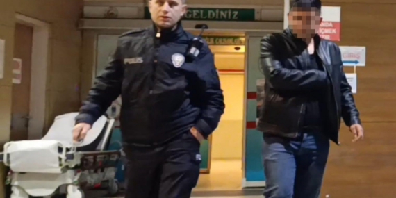 Kamyonet ile 3 araca çarptı, 2.49 promil alkollü olduğu tespit edildi