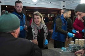 Kandilde dualar edildi ağızlar tatlandı