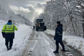 Kar altında sürpriz denetim: Vatandaş Kaymakamı karşısında buldu