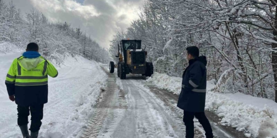 Kar altında sürpriz denetim: Vatandaş Kaymakamı karşısında buldu