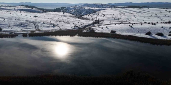 Kar ve güneş kartpostallık görüntüler oluşturdu
