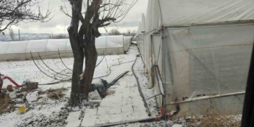 Kar yağışı sebebiyle seralar buz tuttu