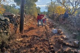 Karacasu Yazır’da yollar bakıma alındı