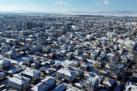 Karaman, mevsimin ilk karıyla beyaza büründü