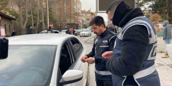 Karaman polisi yılbaşı öncesi denetimlerini arttırdı