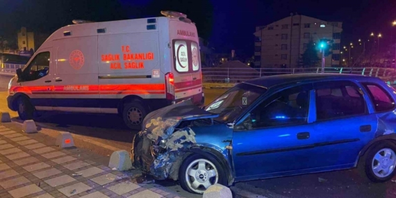 Karaman’da iki otomobil çarpıştı: 3 yaralı