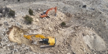 Karaman’da kepçeyle tarihi eser arayanlara operasyon: 14 gözaltı