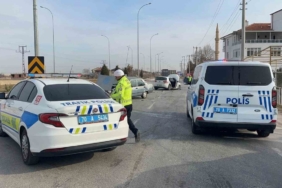 Karaman’da otomobiller çarpıştı: 3 yaralı