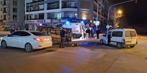 Karapınar’da iki kamyonet çarpıştı: 2 yaralı