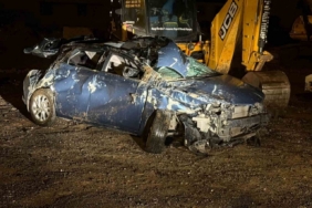 Karayazı’da trafik kazası: 3 yaralı