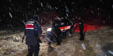 Karda mahsur kalan vatandaş kurtarıldı