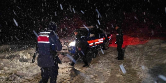 Karda mahsur kalan vatandaş kurtarıldı