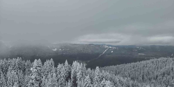 Karla kaplanan Ilgaz Dağı havadan görüntülendi