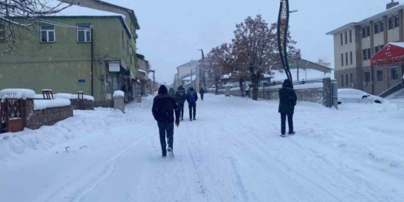 Karlıova’da  eğitime 1 gün ara verildi