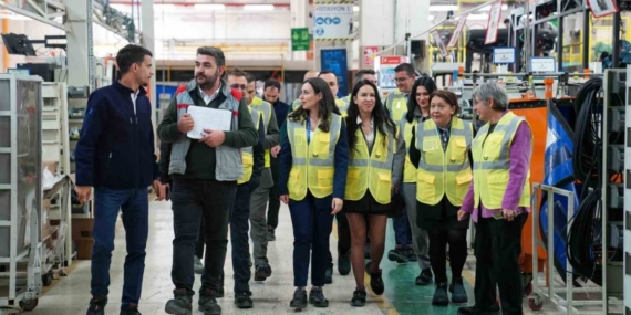 Karsan’dan meslek liselerindeki kız öğrencileri iş hayatına hazırlayacak hamle