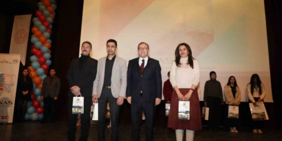 Kars’ta en çok kitap okuyanlara ödülleri verildi