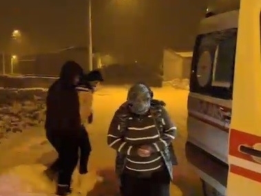 Kars’ta kar engelini aşan sağlık ekipleri hasta vatandaş için seferber oldu