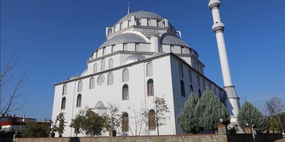 Kartepe Abdülhamit Han Camii’ne estetik görünüm