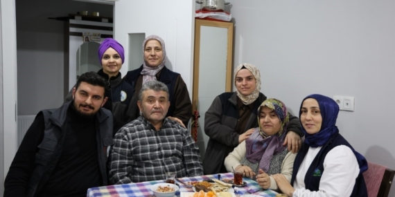 Kartepe’de "Alo Evlat" ekiplerinden hane ziyaretleri