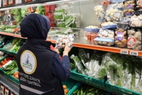 Kartepe’de marketlerde fahiş fiyat ve etiket denetimi yapıldı