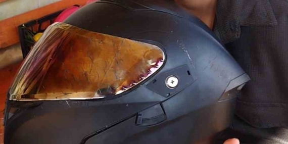 Kaskla yaşama tutunan motosikletli genç: "Polisler doğru söylüyormuş"