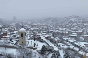 Kastamonu beyaza büründü: Kent merkezinde ortaya kartpostallık görüntüler çıktı