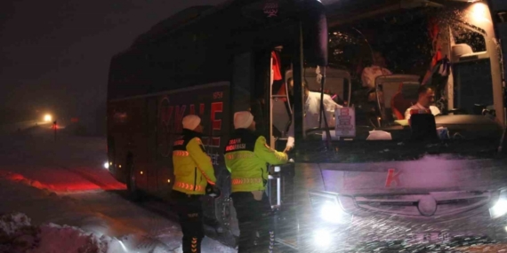 Kastamonu’da yoğun kar yağışı: Ağır tonajlı araçların geçişine izin verilmiyor