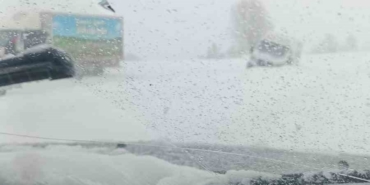 Kastamonu’da yoldan çıkan yolcu otobüsü kara saplandı