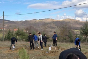 Kavak’ta doğa için fidan, eğitim için kitap desteği