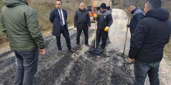 Kaymakam Uçar, Yenipazar’da yol onarım çalışmalarını inceledi