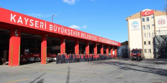 Kayseri Büyükşehir İtfaiyesi, Kırıkkale’deki kimya fabrikası yangınına destek için harekete geçti