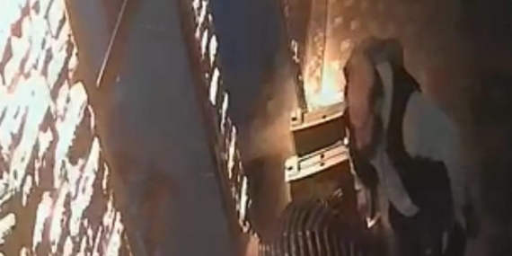 Kayseri’de esnaf boğazına şeker kaçan çocuğu heimlich manevrasıyla kurtardı... O anlar kamerada