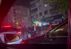 Kaza sonrası kavgaya tutuştular