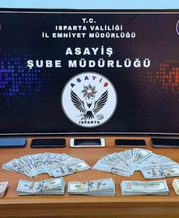 Kendilerini polis olarak tanıtıp milyonluk vurgun yapan 3 şüpheli tutuklandı