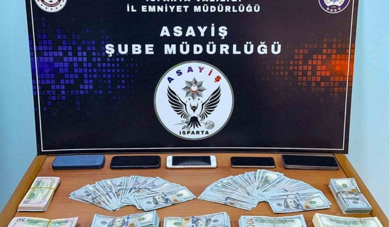 Kendilerini polis olarak tanıtıp milyonluk vurgun yapan 3 şüpheli tutuklandı