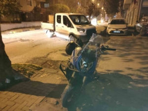 Keşan’da kamyonete çarpan motosiklet sürücüsü yaralandı