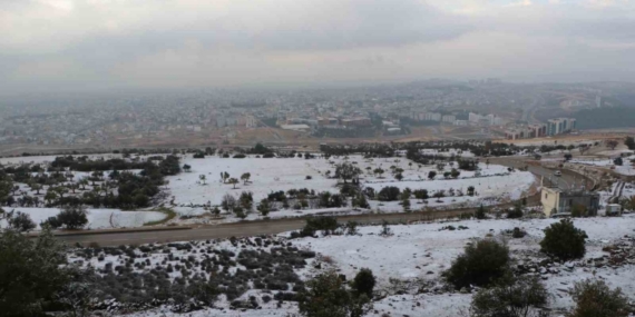 Kilis’in yüksek kesimlerinde kar yağışı etkili oldu