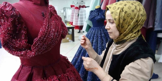 Kiraladığı gelinlik hayatını değiştirdi