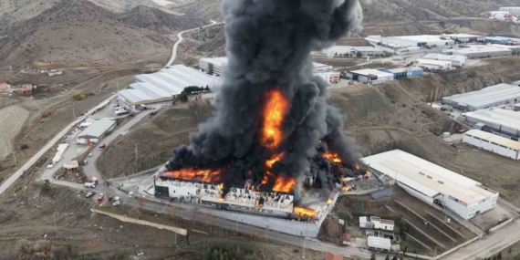 Kırıkkale’deki kimya fabrikasındaki yangına müdahale sürüyor