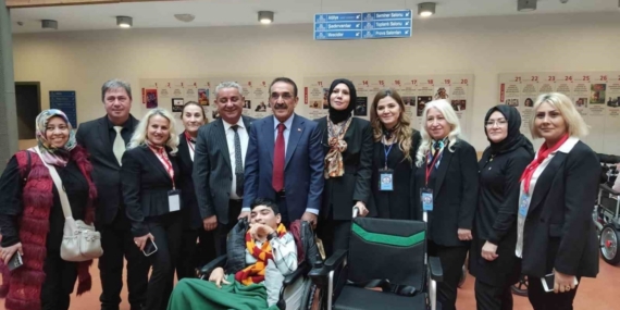 Kırşehir Beyazay Derneği’nden ’Bir Sandalye Bir Umut’ projesine katkı