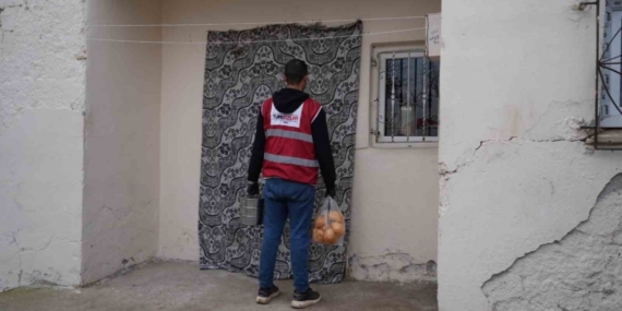 Kızılay’dan günlük bin kişiye sıcak yemek desteği