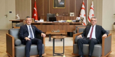 KKTC Cumhurbaşkanı Erhürman, CHP Genel Başkanı Özel’i kabul etti