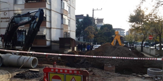 Kocaeli’de altyapı çalışması sırasında doğalgaz borusu patladı