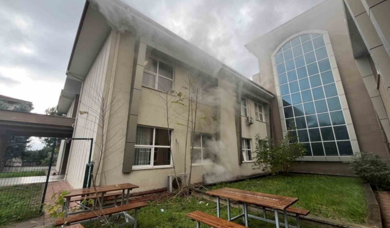 Kocaeli’de ilkokulda yangın paniği