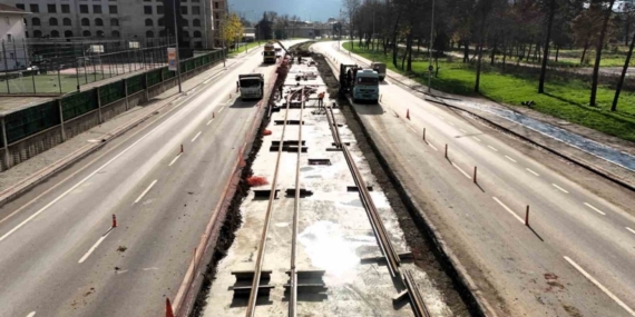 Kocaeli’de Kartepe tramvay hattının ilk rayları döşendi
