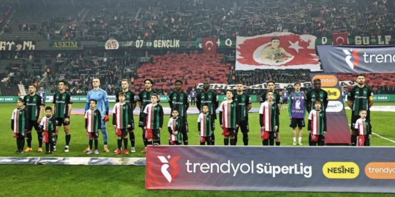 Kocaelispor- Antalyaspor maçında seremoni de paylaşıldı